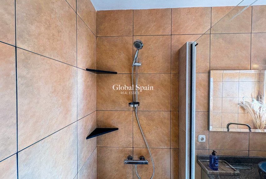 Resale - Independent villa -
ELCHE - Las Bayas