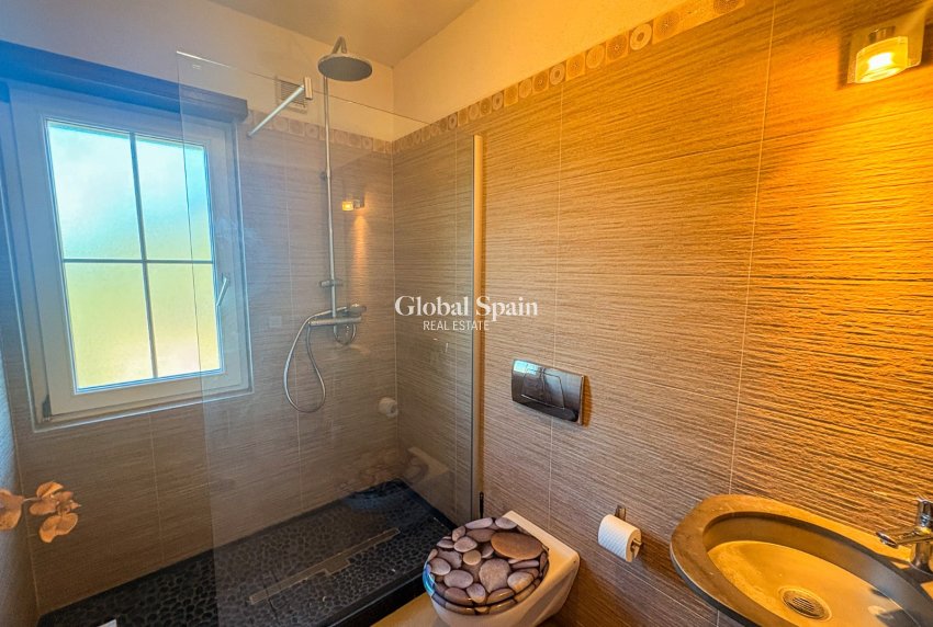 Resale - Independent villa -
ELCHE - Las Bayas