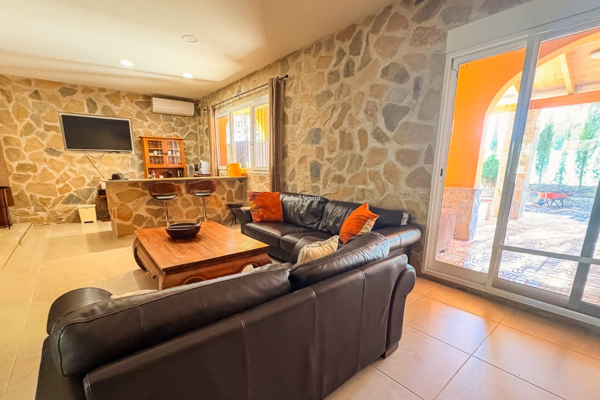 Resale - Independent villa -
ELCHE - Las Bayas