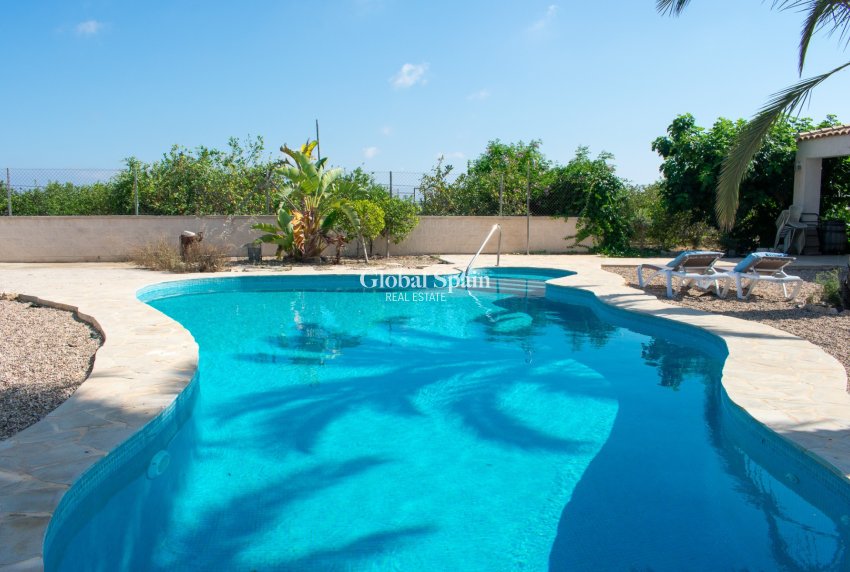 Resale - Independent villa -
GUARDAMAR DEL SEGURA - EL RASO