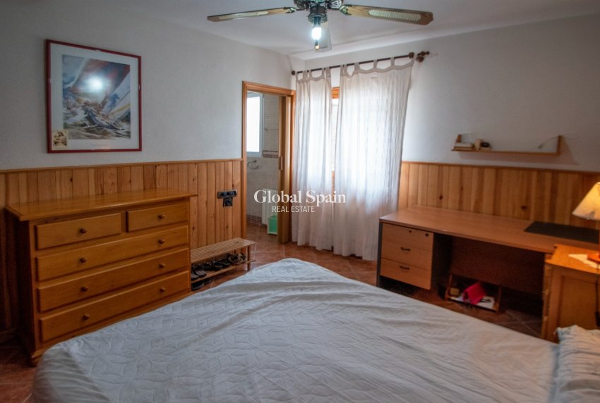 Resale - Independent villa -
GUARDAMAR DEL SEGURA - Guardamar Playa