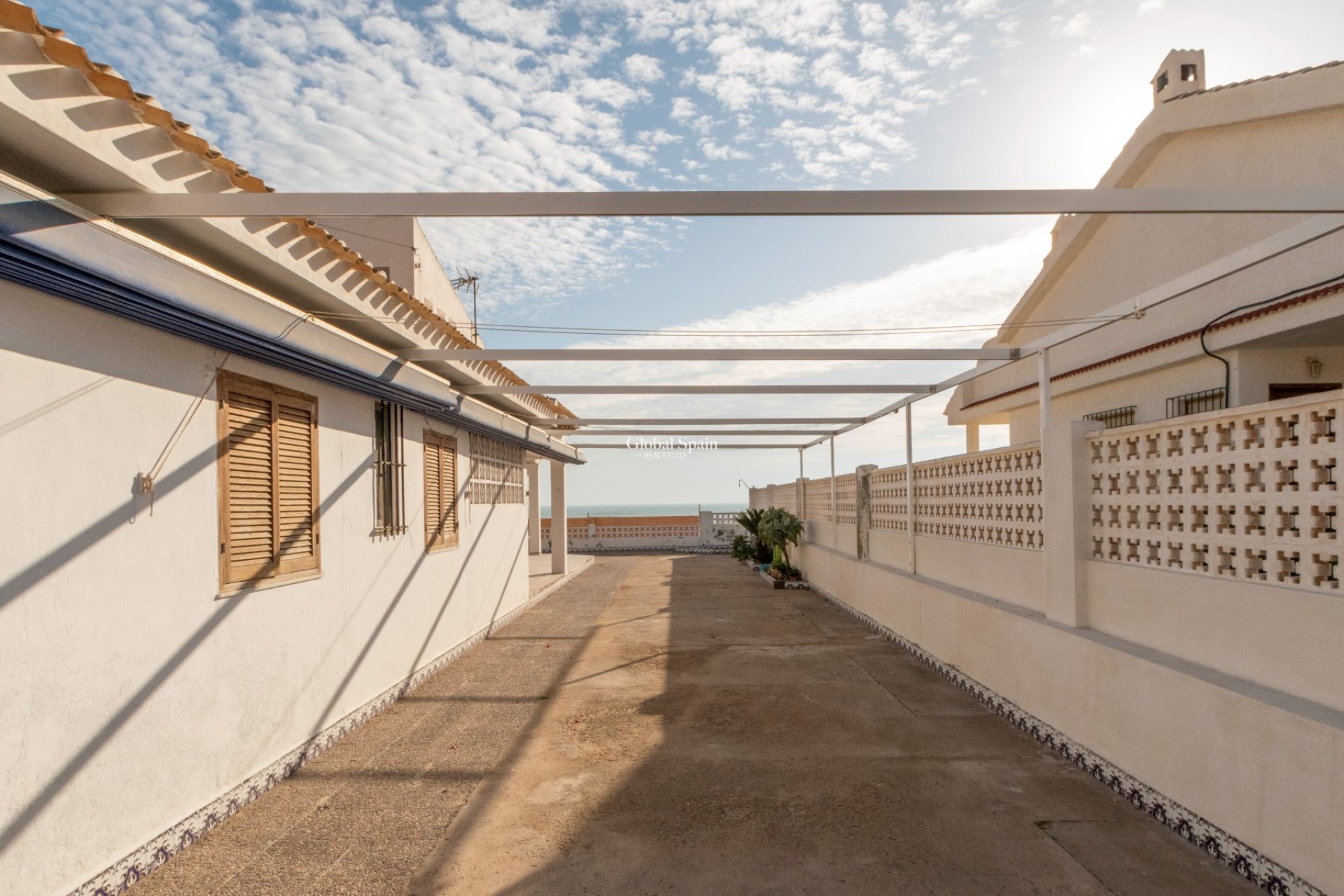 Resale - Independent villa -
GUARDAMAR DEL SEGURA - Guardamar Playa