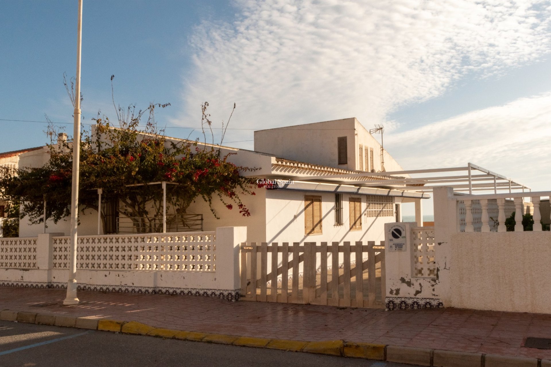 Resale - Independent villa -
GUARDAMAR DEL SEGURA - Guardamar Playa