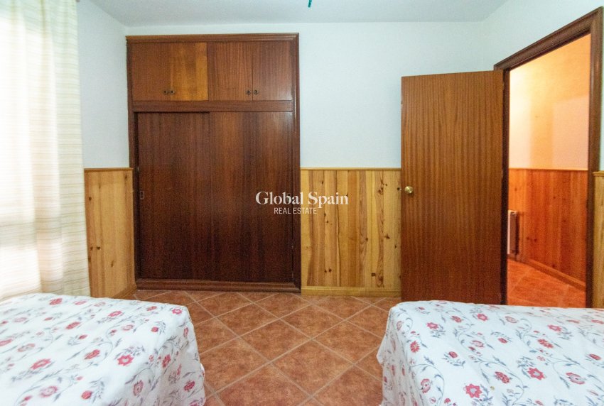 Resale - Independent villa -
GUARDAMAR DEL SEGURA - Guardamar Playa