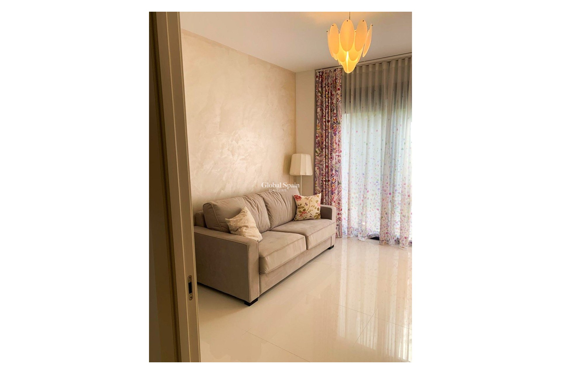 Resale - Independent villa -
ORIHUELA COSTA - CAMPOAMOR