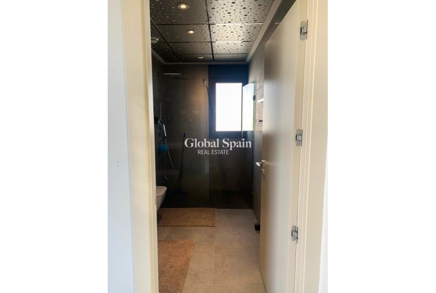 Resale - Independent villa -
ORIHUELA COSTA - CAMPOAMOR