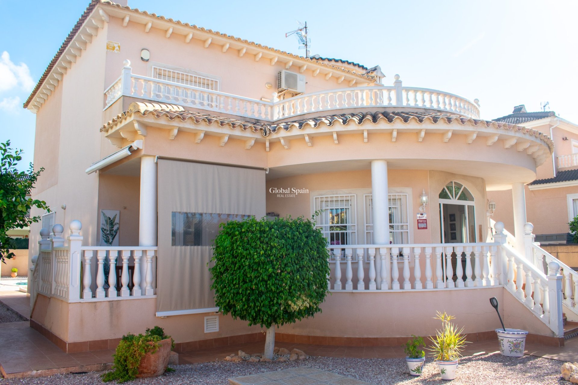 Resale - Independent villa -
ORIHUELA COSTA - La Zenia