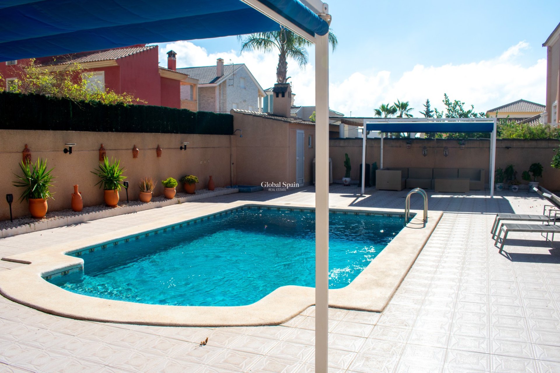 Resale - Independent villa -
ORIHUELA COSTA - La Zenia