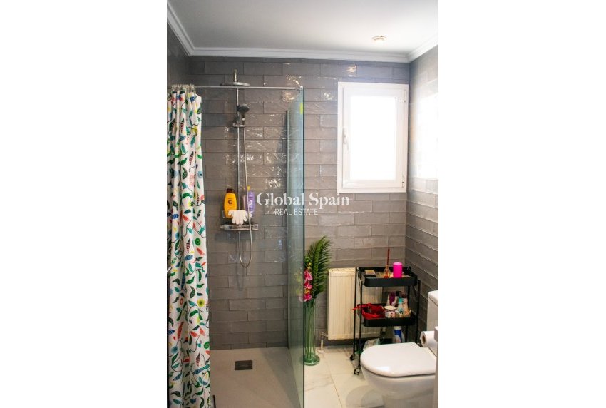 Resale - Independent villa -
ORIHUELA COSTA - La Zenia