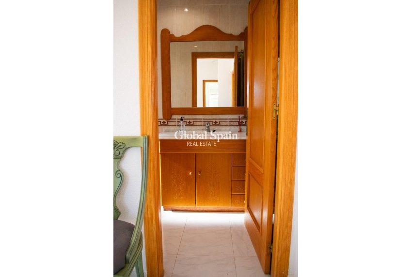 Resale - Independent villa -
ORIHUELA COSTA - La Zenia