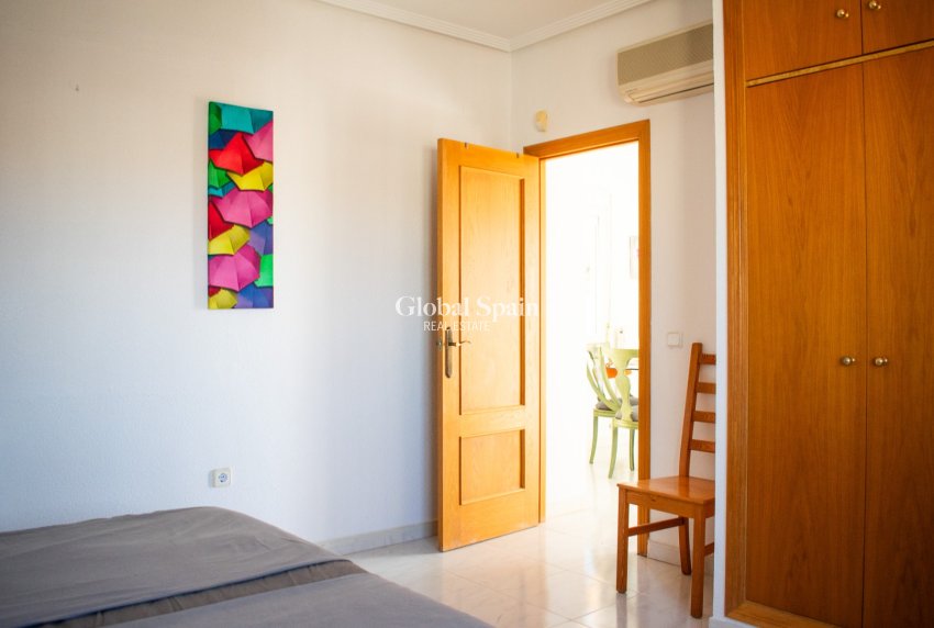 Resale - Independent villa -
ORIHUELA COSTA - La Zenia