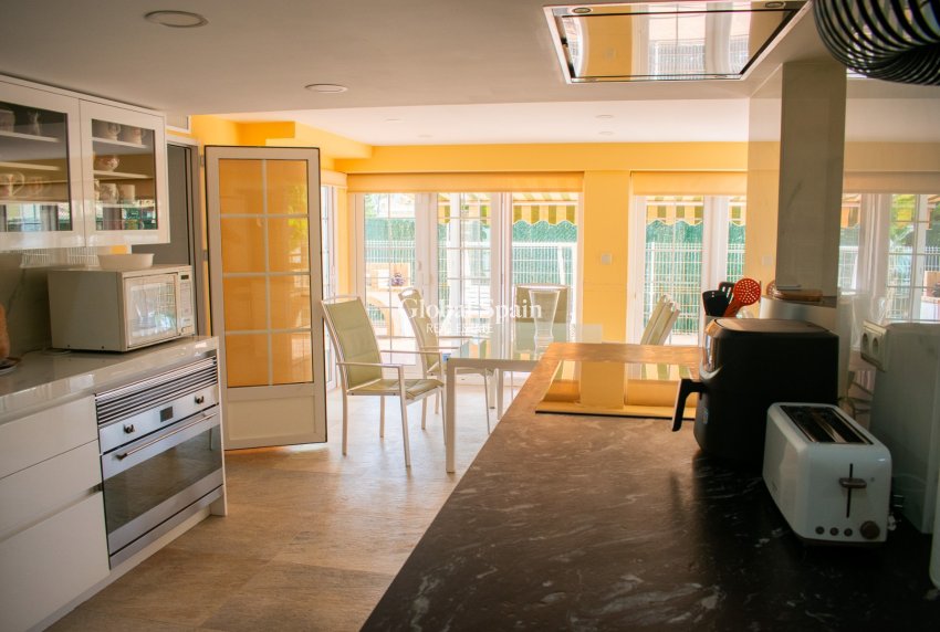 Resale - Independent villa -
ORIHUELA COSTA - MUY CERCA DE LA PLAYA