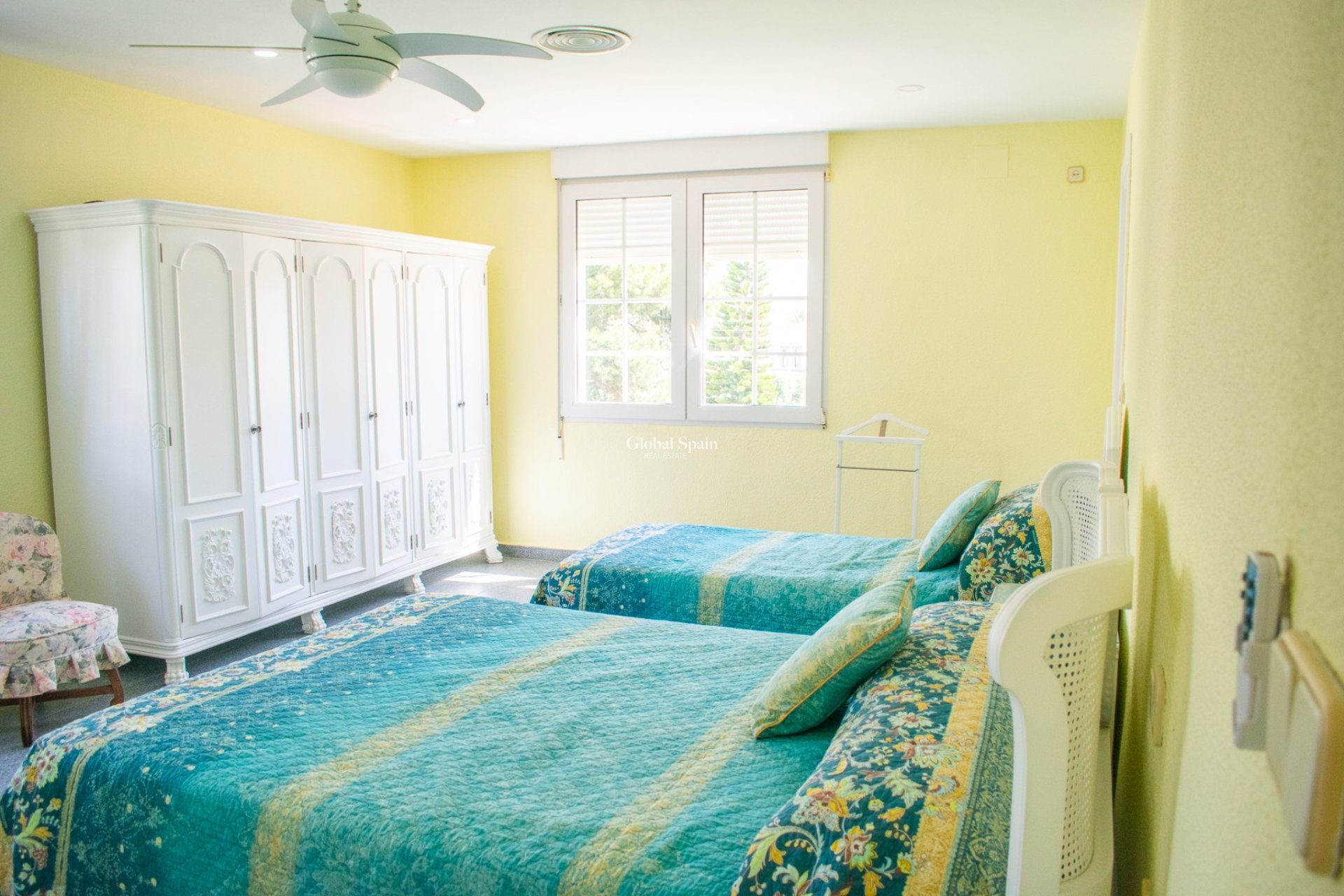 Resale - Independent villa -
ORIHUELA COSTA - MUY CERCA DE LA PLAYA