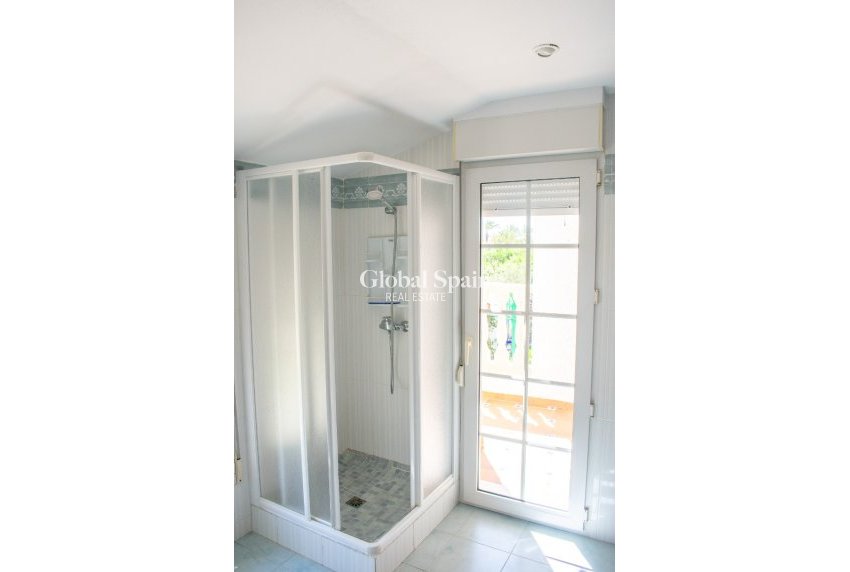 Resale - Independent villa -
ORIHUELA COSTA - MUY CERCA DE LA PLAYA