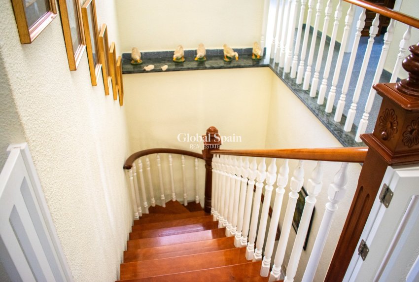 Resale - Independent villa -
ORIHUELA COSTA - MUY CERCA DE LA PLAYA