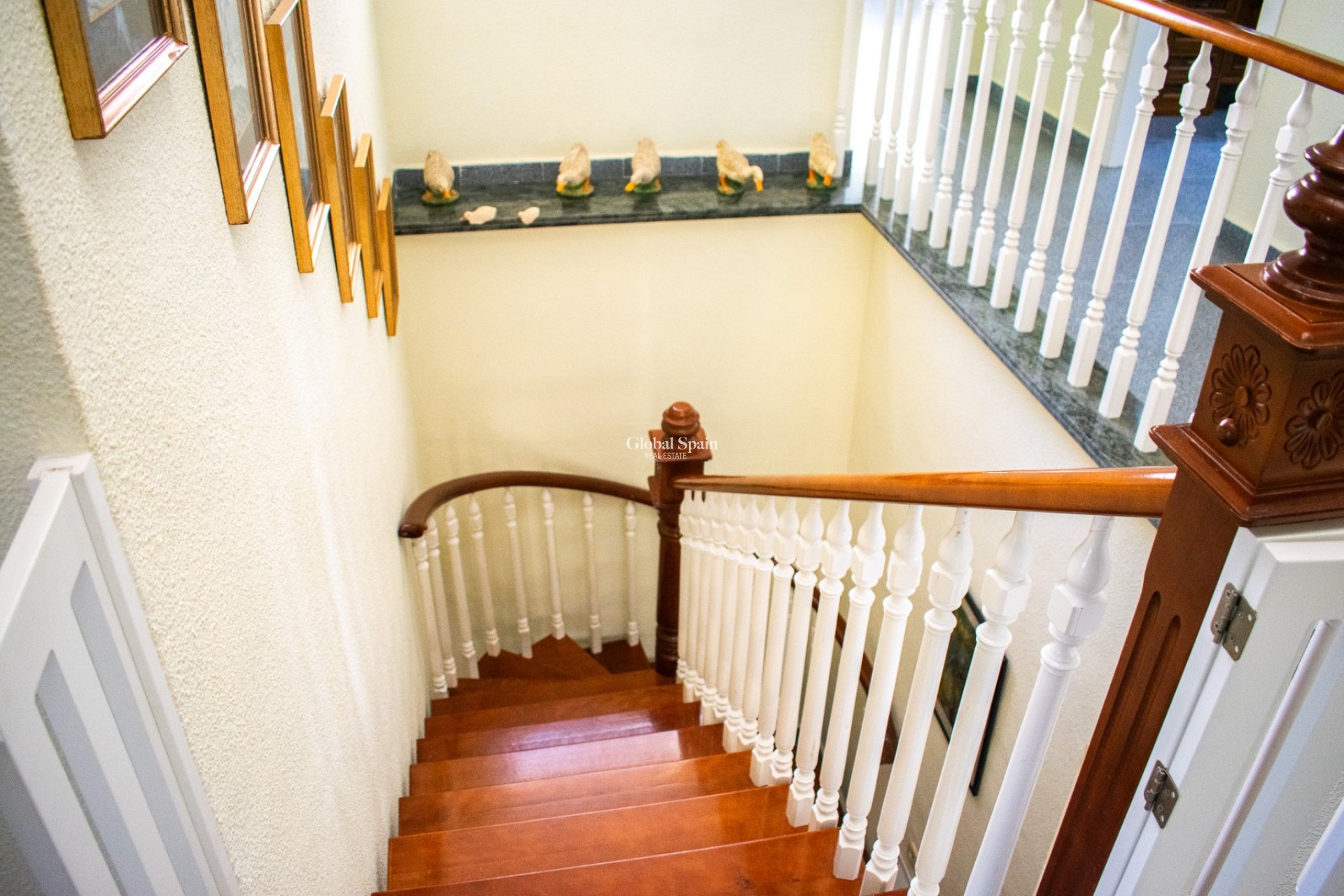 Resale - Independent villa -
ORIHUELA COSTA - MUY CERCA DE LA PLAYA