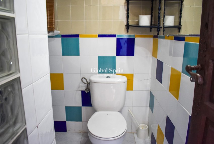 Resale - Independent villa -
ORIHUELA COSTA - Punta Prima