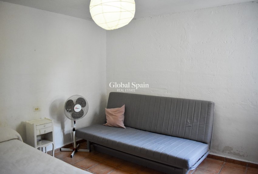 Resale - Independent villa -
ORIHUELA COSTA - Punta Prima