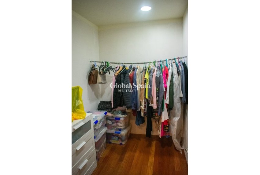 Resale - Independent villa -
ORIHUELA - El raal