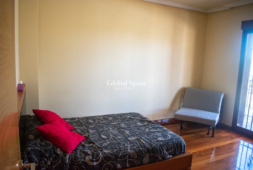 Resale - Independent villa -
ORIHUELA - El raal