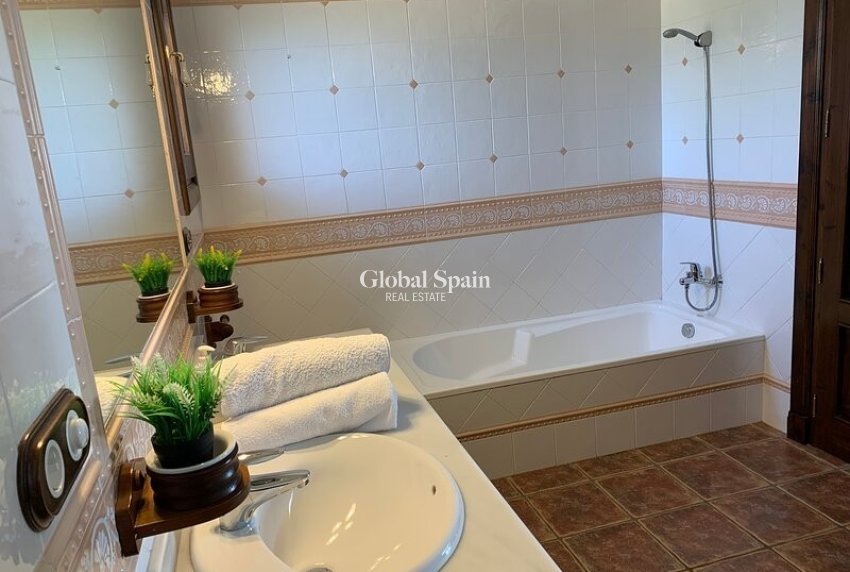 Resale - Independent villa -
ROJALES - Ciudad Quesada