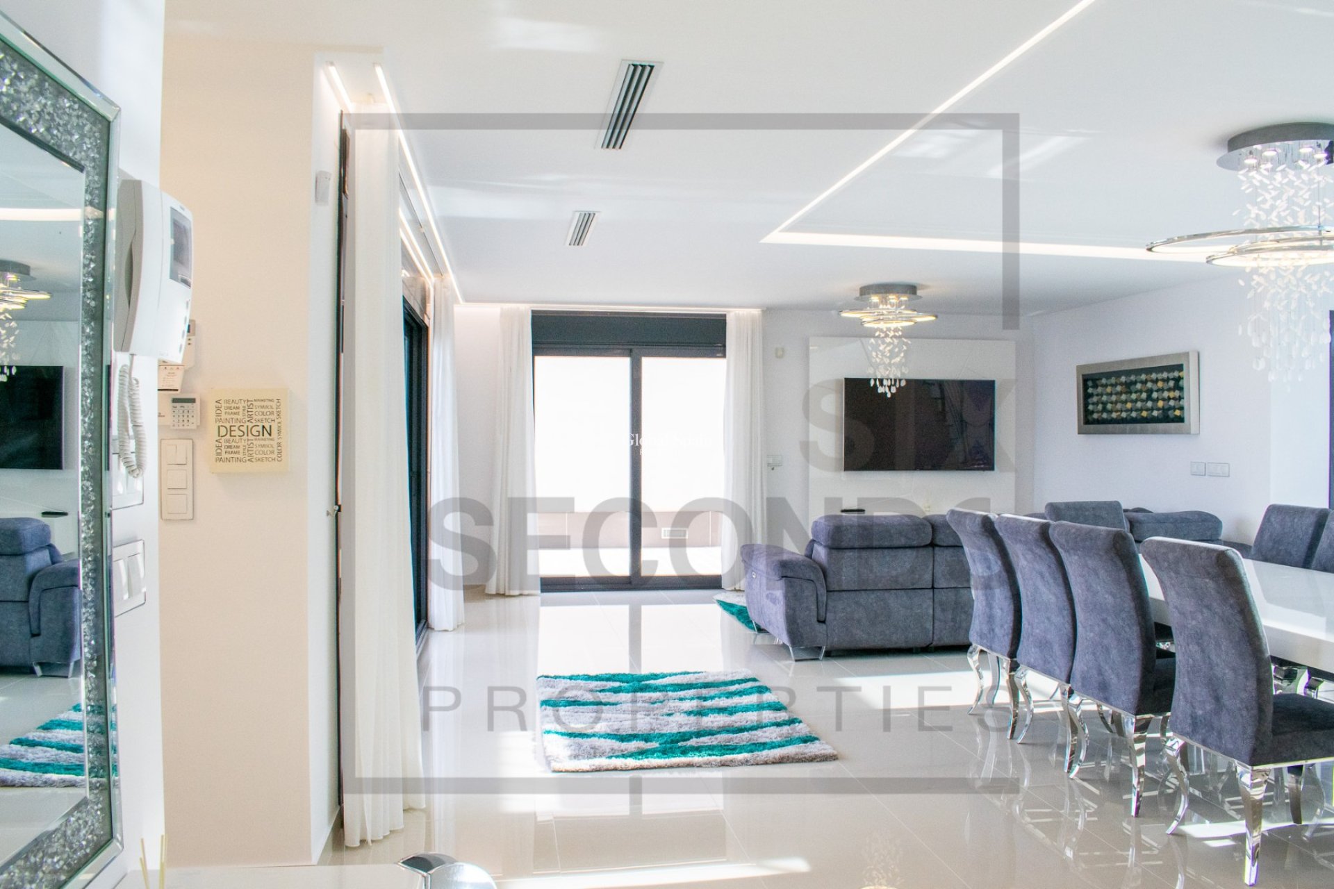 Resale - Independent villa -
SAN MIGUEL DE SALINAS - Urbanizaciones