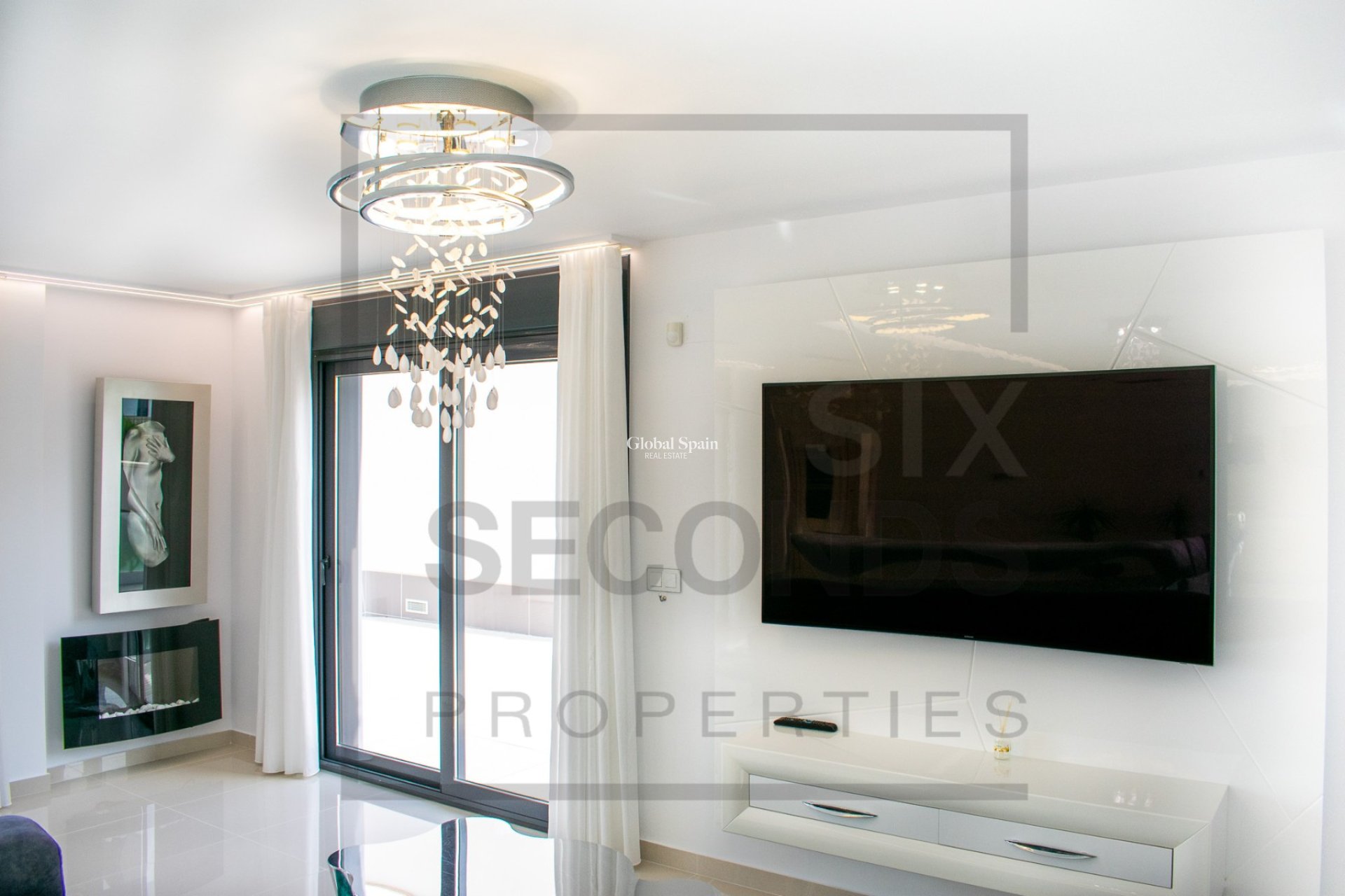 Resale - Independent villa -
SAN MIGUEL DE SALINAS - Urbanizaciones