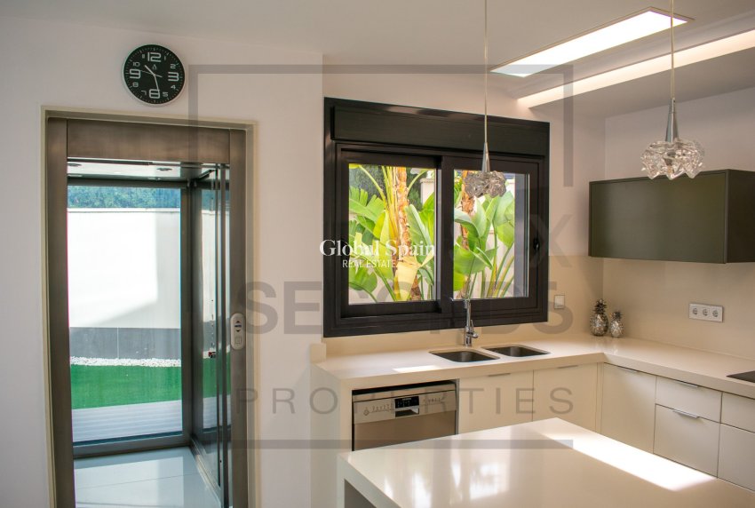 Resale - Independent villa -
SAN MIGUEL DE SALINAS - Urbanizaciones