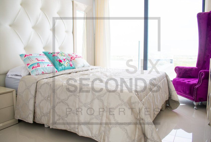 Resale - Independent villa -
SAN MIGUEL DE SALINAS - Urbanizaciones