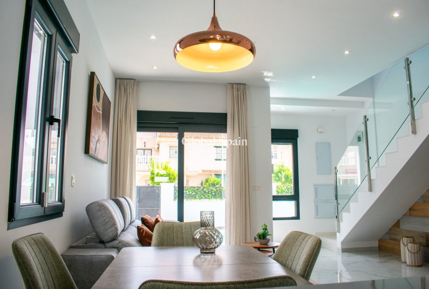 Resale - Independent villa -
TORREVIEJA - La Siesta - El Salado - Torreta