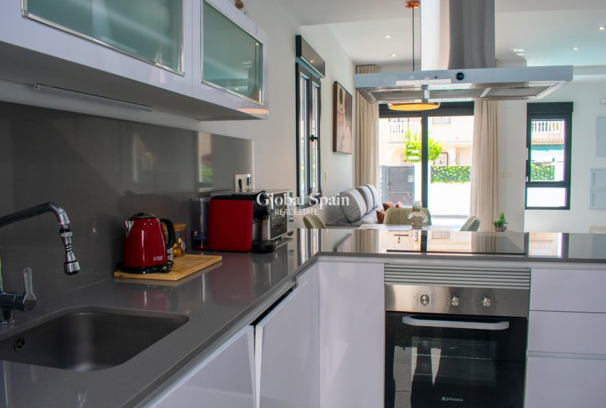 Resale - Independent villa -
TORREVIEJA - La Siesta - El Salado - Torreta