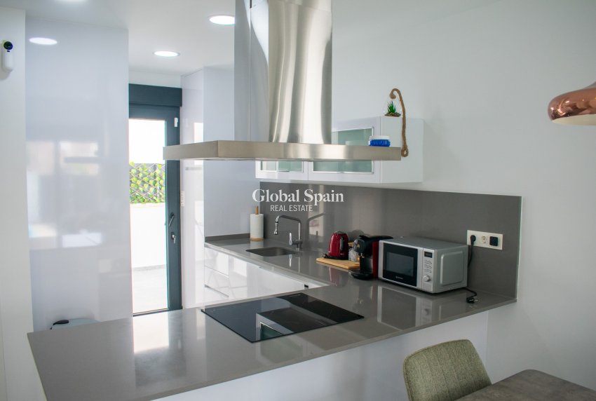 Resale - Independent villa -
TORREVIEJA - La Siesta - El Salado - Torreta