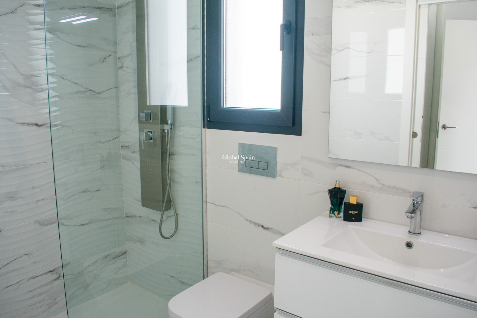 Resale - Independent villa -
TORREVIEJA - La Siesta - El Salado - Torreta