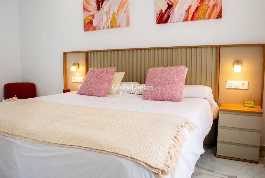 Resale - Independent villa -
TORREVIEJA - La Siesta - El Salado - Torreta