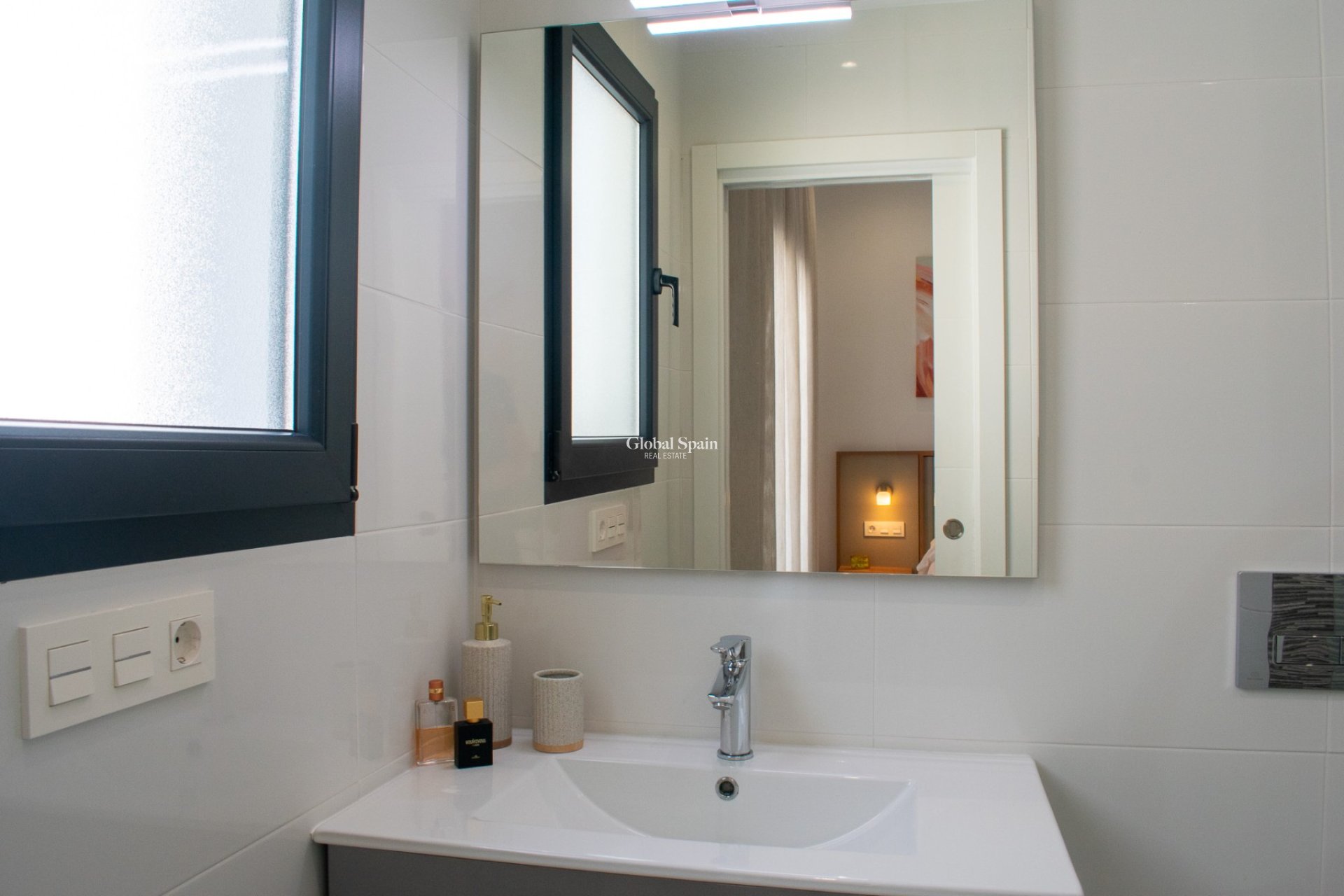 Resale - Independent villa -
TORREVIEJA - La Siesta - El Salado - Torreta