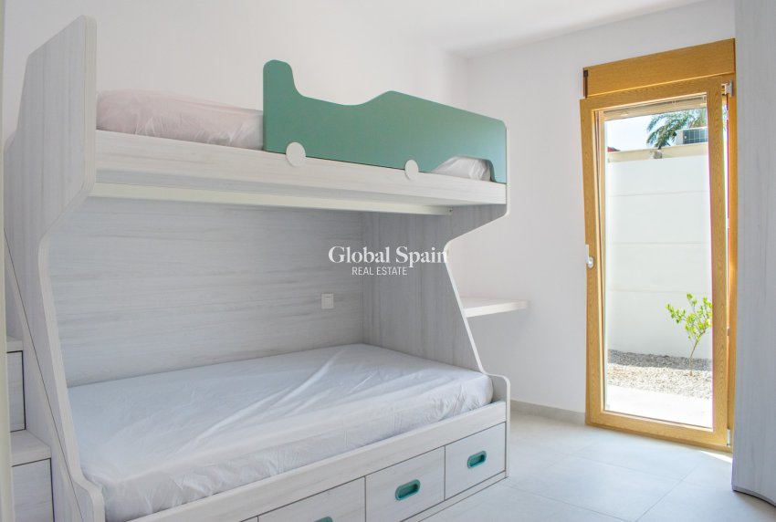 Resale - Independent villa -
TORREVIEJA - Torreta Florida