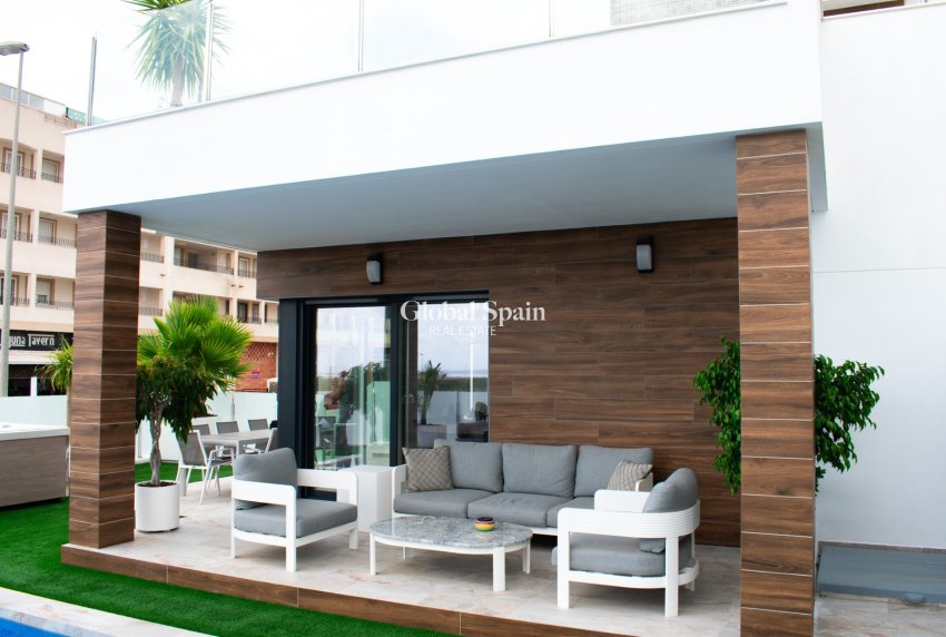 Resale - Independent villa -
VISTABELLA GOLF