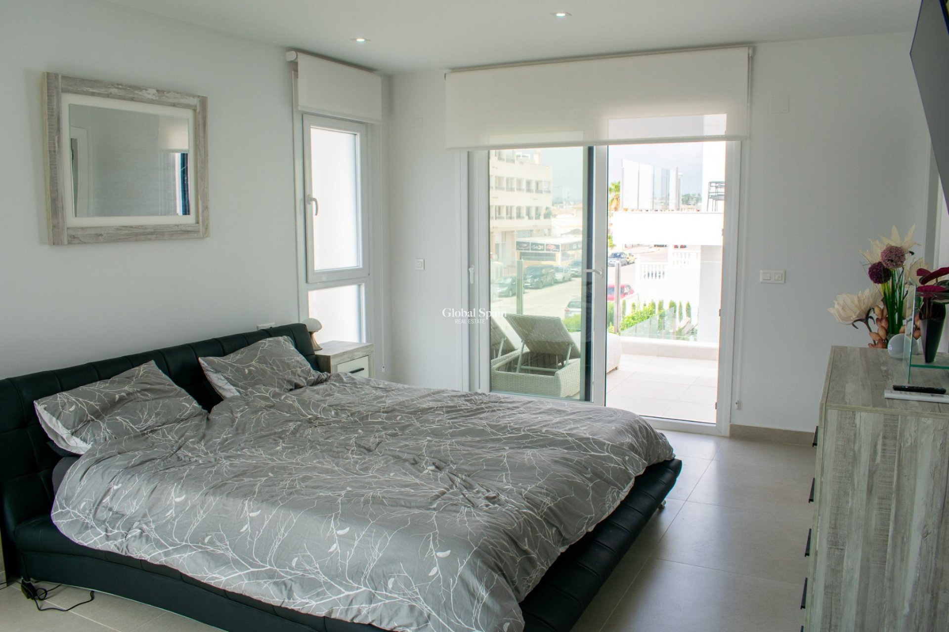 Resale - Independent villa -
VISTABELLA GOLF