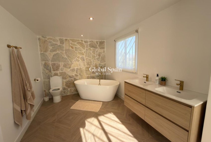 Resale - LAND -
ALGORFA - Inland