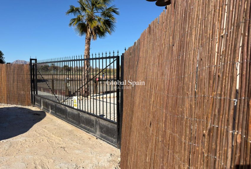 Resale - LAND -
ALGORFA - Inland