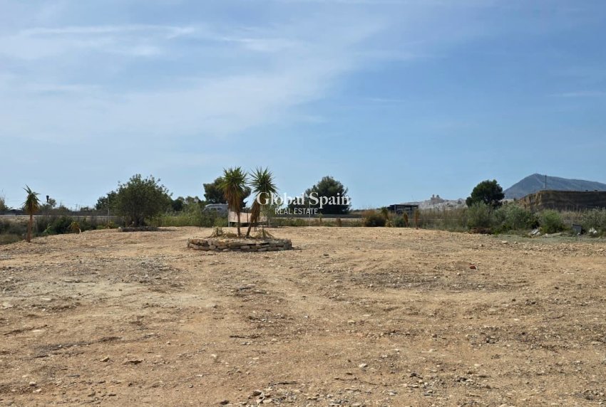 Resale - LAND -
ALTEA