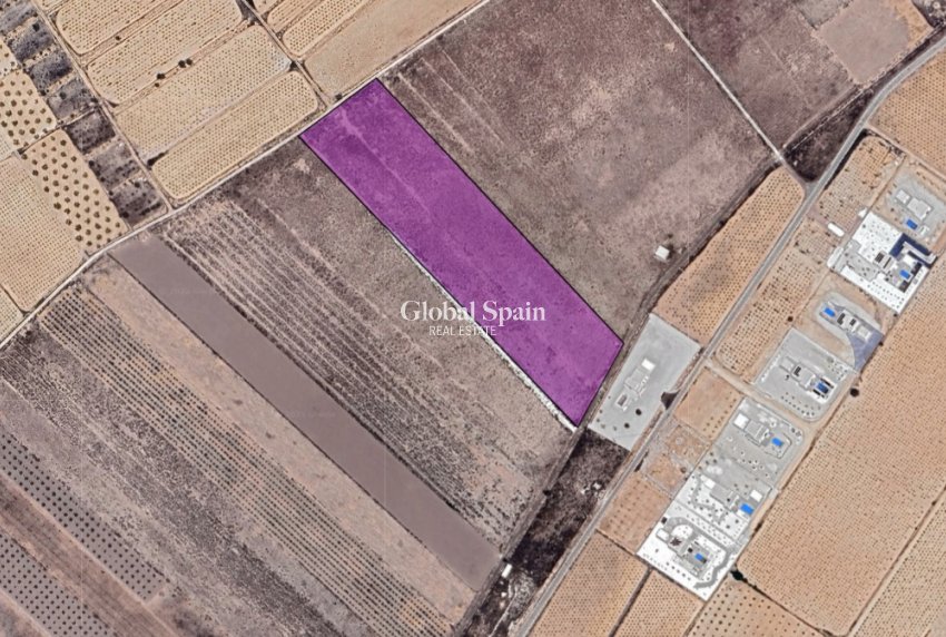 Resale - LAND -
CAÑADA DE LA LEÑA - Inland