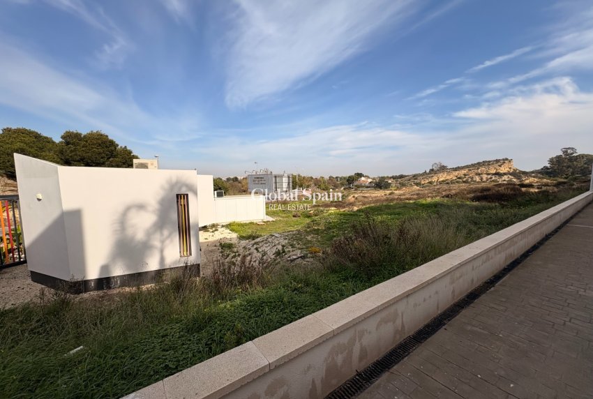 Resale - LAND -
CIUDAD QUESADA - La Marquesa Golf