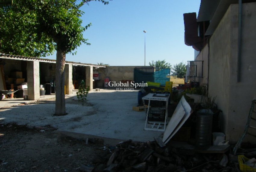 Resale - LAND -
DAYA VIEJA - Costa Blanca