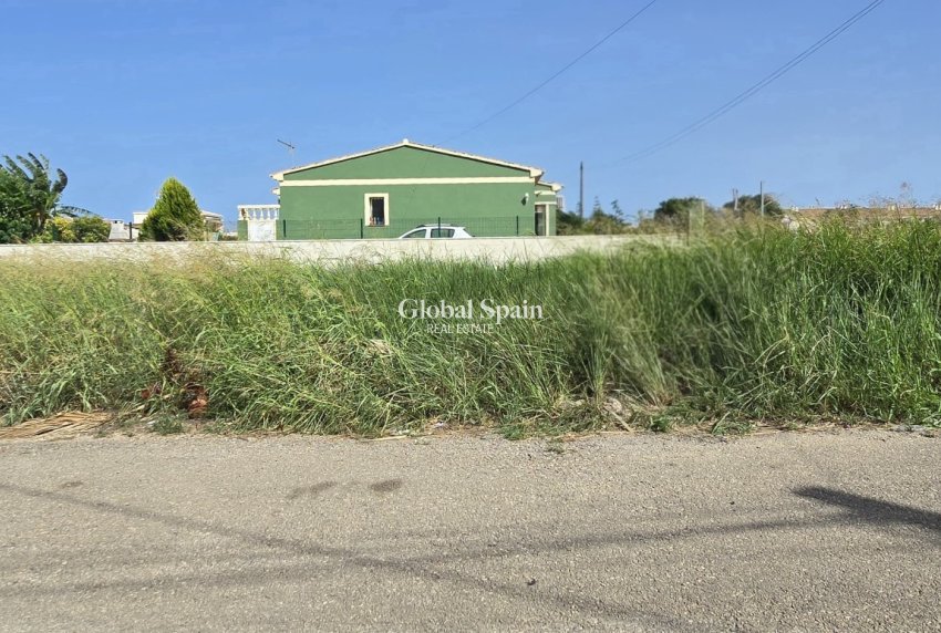 Resale - LAND -
ELCHE - Els Poblets