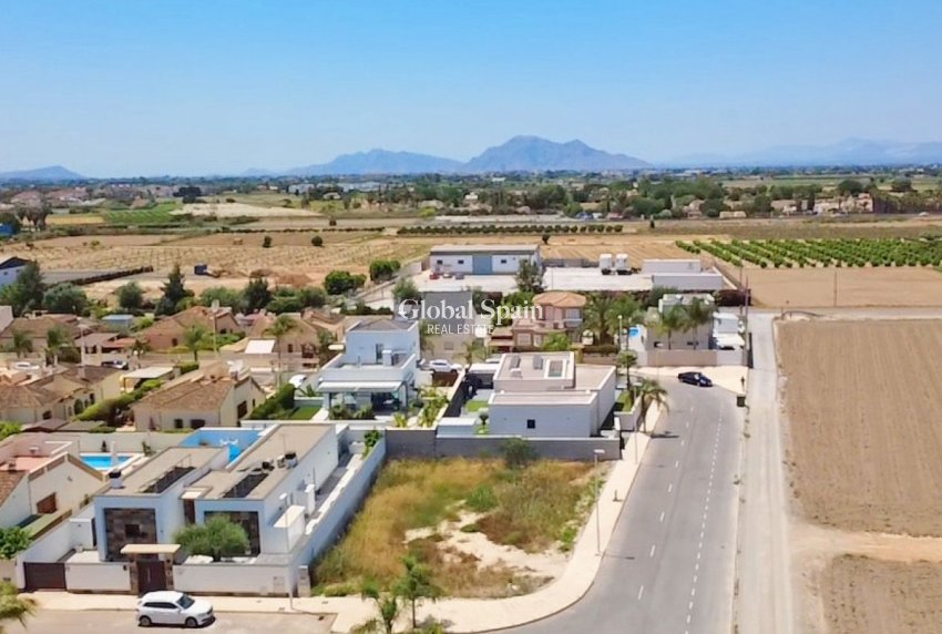 Resale - LAND -
FORMENTERA DEL SEGURA - Costa Blanca