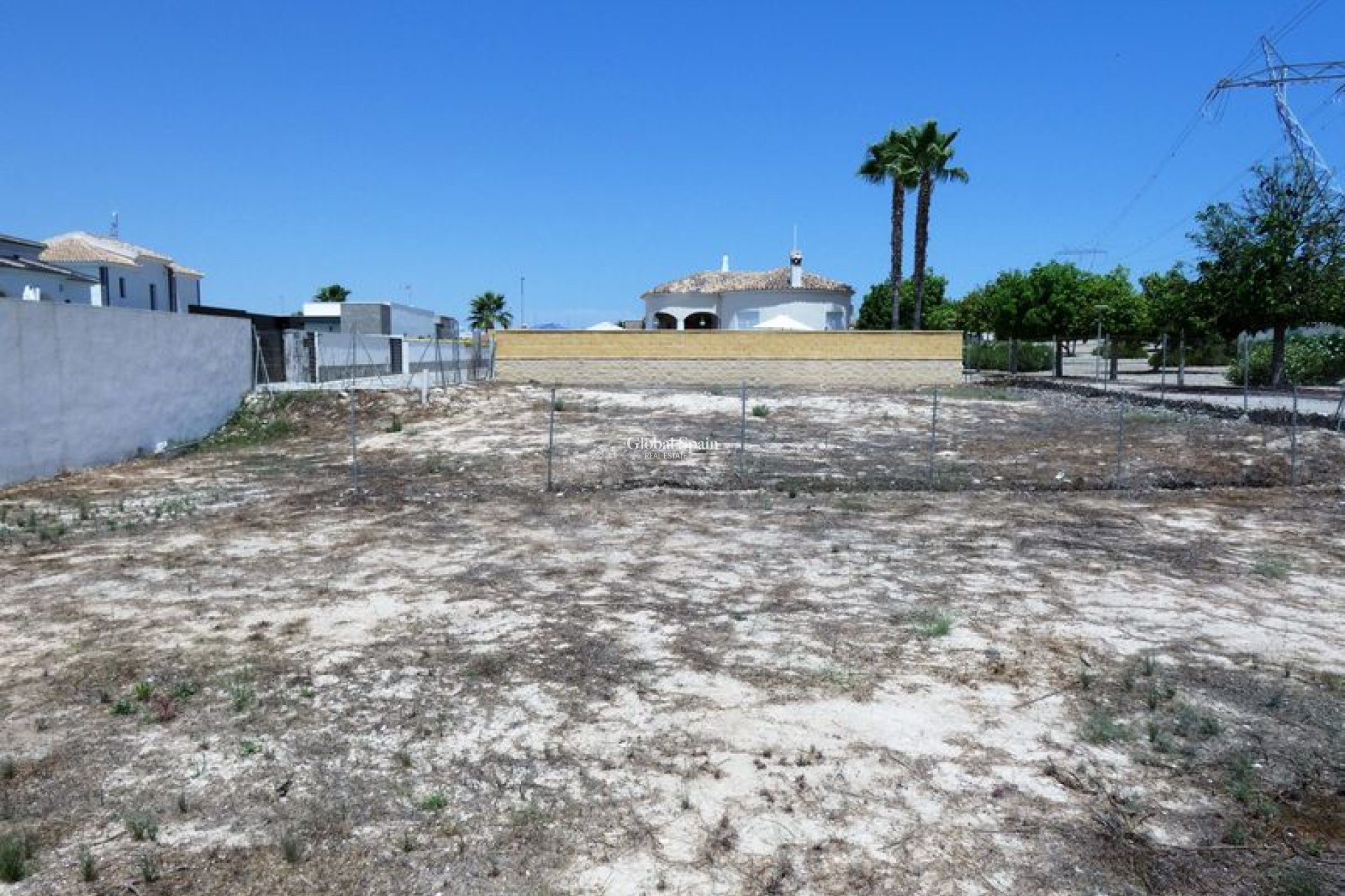 Resale - LAND -
LA MARINA - Costa Blanca