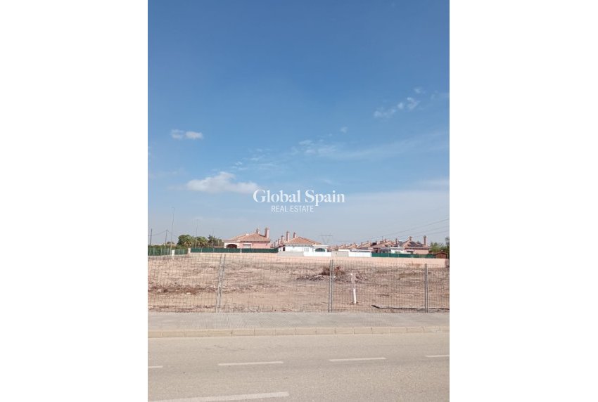 Resale - LAND -
LOS MONTESINOS - La Herrada