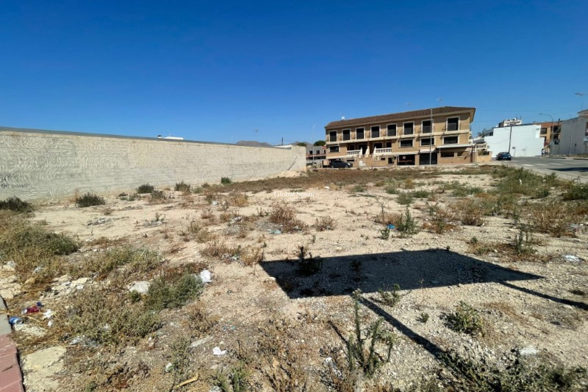 Resale - LAND -
RAFAL - Inland