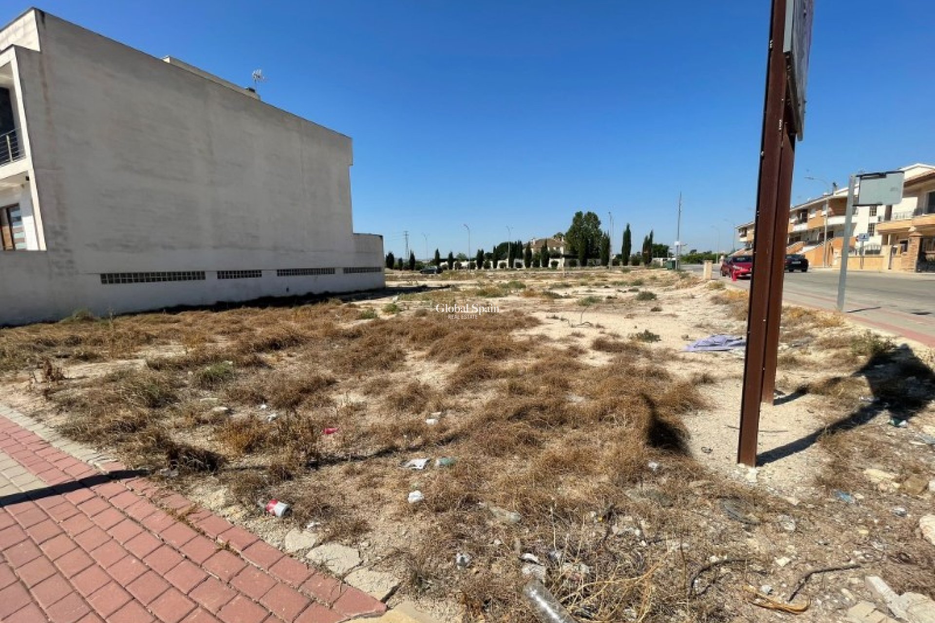 Resale - LAND -
RAFAL - Inland